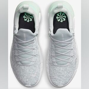 Nike White and Mint Athletic Women's Sneakers